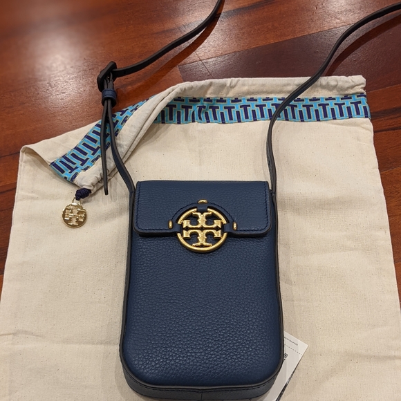 Tory Burch Handbags - TORY BURCH MILLER LEATHER PHONE CROSSBODY + DUST BAG NWT❤️